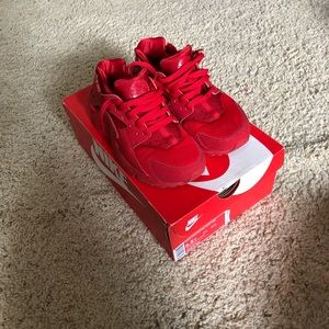 Red Nike Huaraches
